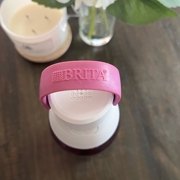 BRITA Premium Filtering Water Bottle - Hard Sided Plastic, 36oz - Picture 8 of 9